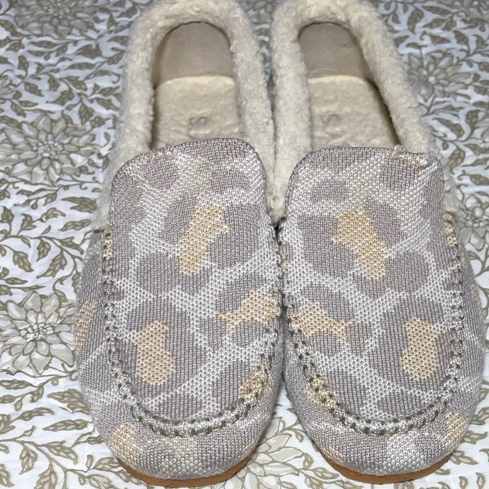 Rothy’s Cozy Gray and Cream Slip-On slippers - Size 7 - Picture 5 of 7